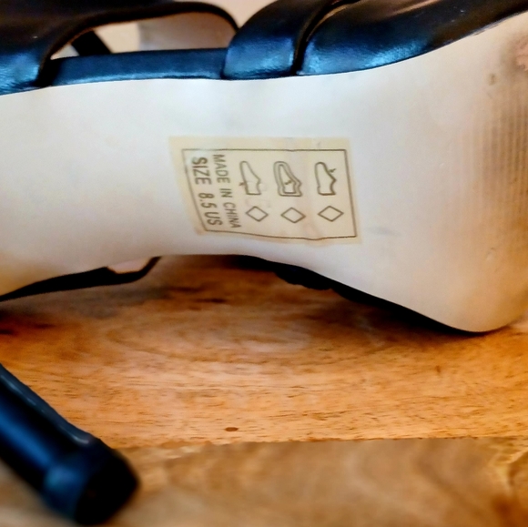 SS By Signature* BLACK SLIDE IN STILETTO - Picture 7 of 8